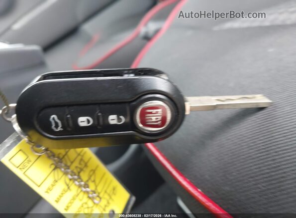 3C3CFFKRXHT530165 2017 FIAT 500 Белый Вид панели приборов