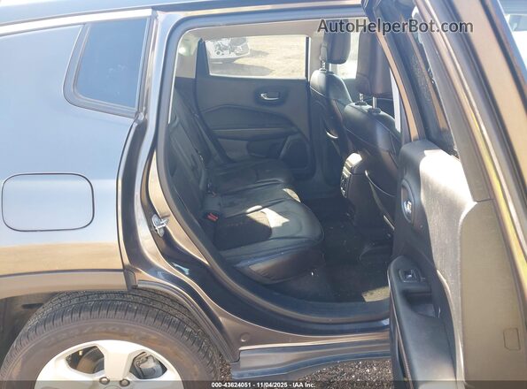 3C4NJDBB4JT176756 2018 JEEP COMPASS Gray Vista de la etiqueta del VIN