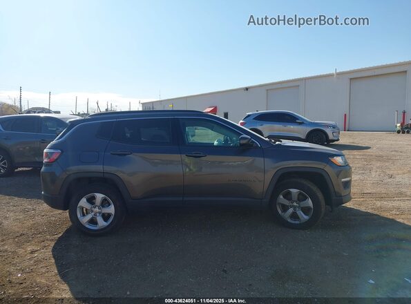 3C4NJDBB4JT176756 2018 JEEP COMPASS Gray Vista del cuadro de instrumentos