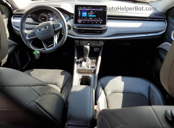 3C4NJDBB6NT217572 2022 JEEP COMPASS Черный Вид панели приборов