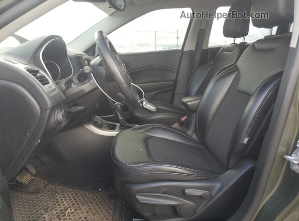 3C4NJDBB9KT670502 2019 JEEP COMPASS Green Front interior view