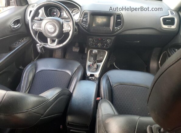 3C4NJDBB9KT670502 2019 JEEP COMPASS Green Dashboard view