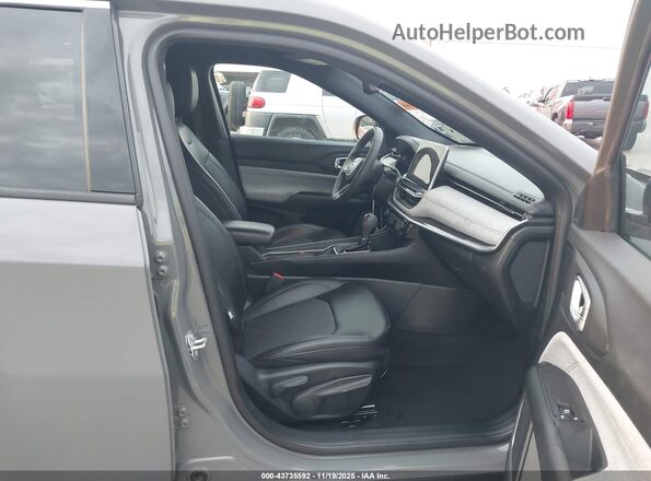 3C4NJDBN0PT513748 2023 JEEP COMPASS Gray Widok wnętrza z przodu