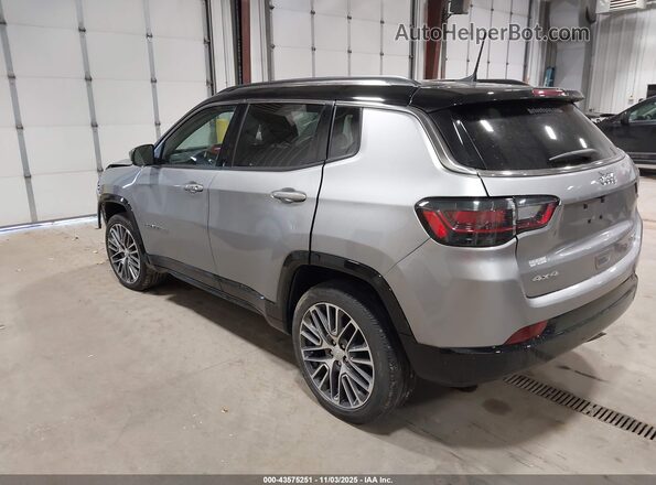 3C4NJDCB4NT189995 2022 JEEP COMPASS Серебряный Задняя левая четверть