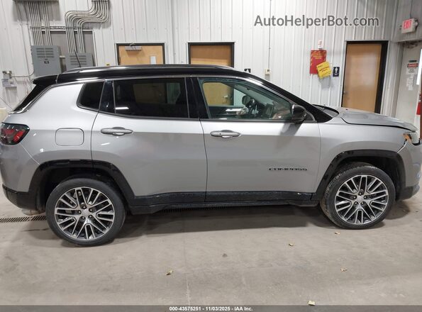 3C4NJDCB4NT189995 2022 JEEP COMPASS Серебряный Панорамный вид салона 360°