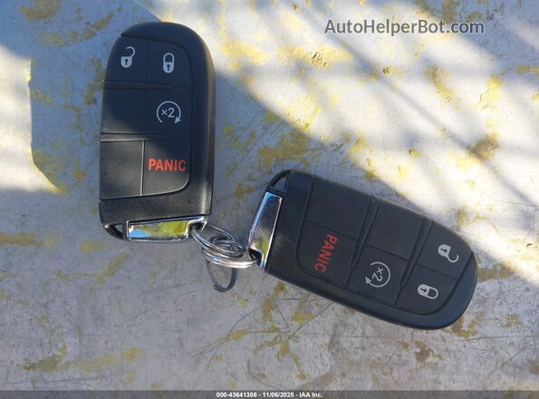 3C4NJDCB5NT115100 2022 JEEP COMPASS Red Widok deski rozdzielczej
