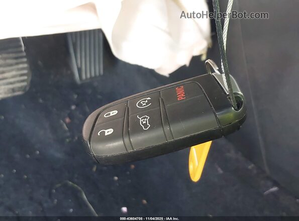 3C4NJDCN2PT554624 2023 JEEP COMPASS Red Vista del salpicadero