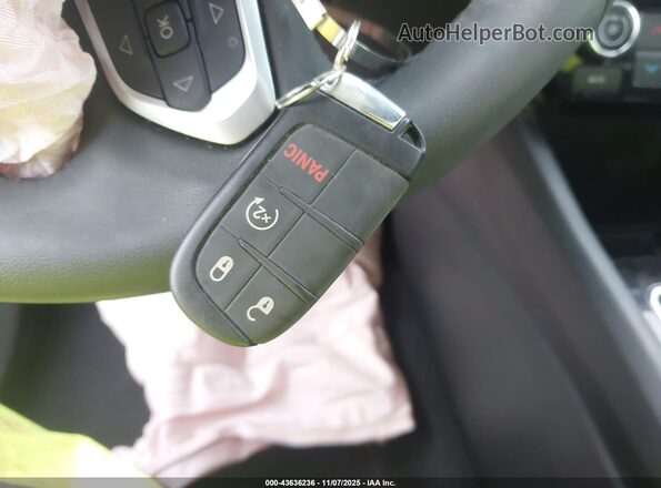 3C4NJDCN3RT114298 2024 JEEP COMPASS Белый Вид панели приборов