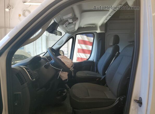 3C6LRVDG5SE539660 2025 RAM PROMASTER Белый Вид салона спереди