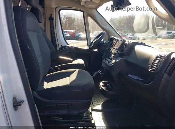 3C6LRVVG2NE102895 2022 RAM PROMASTER 2500 Белый Вид салона спереди