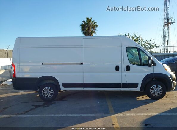 3C6MRVJG8RE116591 2024 RAM PROMASTER 3500 White Widok wnętrza z tyłu