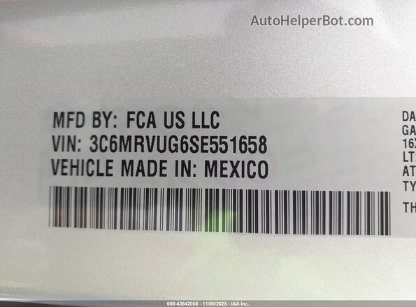 3C6MRVUG6SE551658 2025 RAM PROMASTER 3500 Серебряный Вид подкапотного пространства