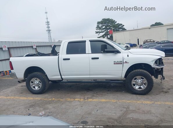 3C6UR5CL6JG348013 2018 RAM 2500 Белый Вид задней части салона
