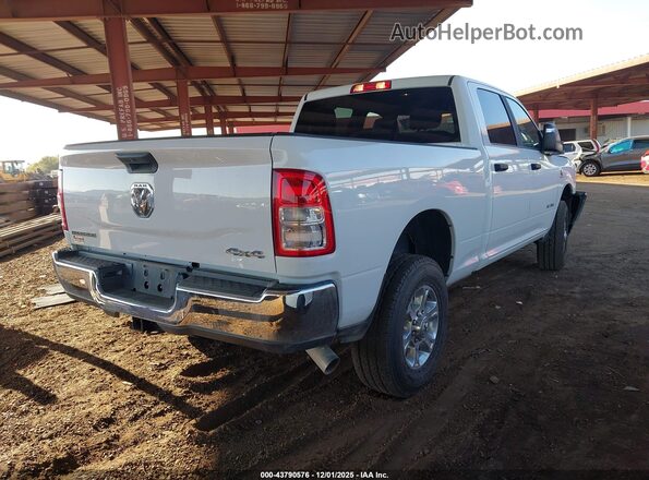 3C6UR5DL2RG136381 2024 RAM 2500 Белый Задняя правая четверть