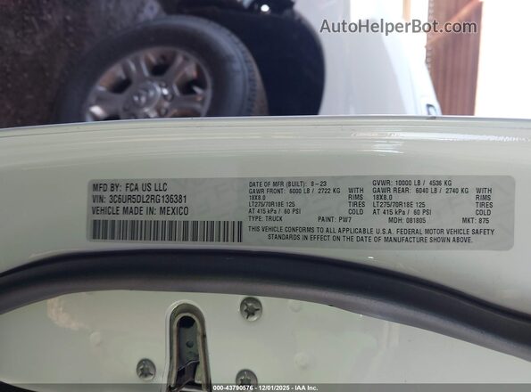 3C6UR5DL2RG136381 2024 RAM 2500 Белый Вид подкапотного пространства