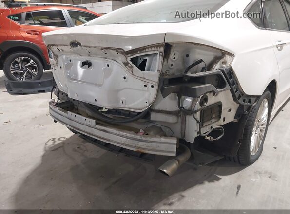 3FA6P0LU6GR139974 2016 FORD FUSION HYBRID Белый Вид задней части салона