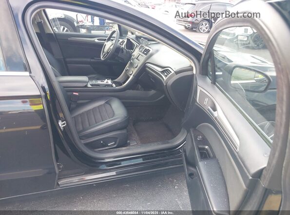 3FA6P0LU6HR324477 2017 FORD FUSION HYBRID Черный Вид салона спереди