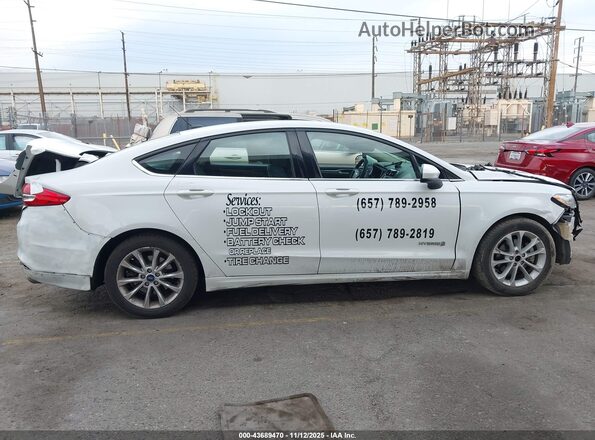 3FA6P0LUXHR306922 2017 FORD FUSION HYBRID Белый Панорамный вид салона 360°