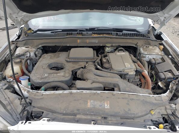 3FA6P0LUXHR306922 2017 FORD FUSION HYBRID Белый Вид сзади