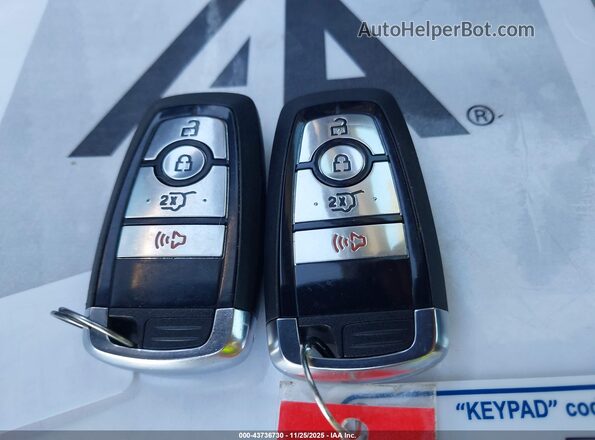 3FMTK1R40RMA46839 2024 FORD MUSTANG MACH-E Light Blue Вид панели приборов