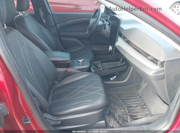 3FMTK1RM4PMA41284 2023 FORD MUSTANG MACH-E Красный Вид салона спереди