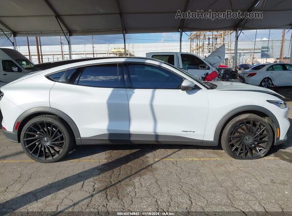 3FMTK1RMXMMA49465 2021 FORD MUSTANG MACH-E Серый Панорамный вид салона 360°