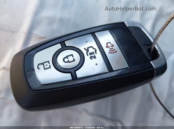 3FMTK2R77MMA36608 2021 FORD MUSTANG MACH-E White Widok deski rozdzielczej