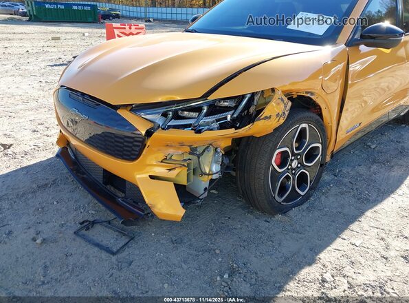 3FMTK4SE3MME00429 2021 FORD MUSTANG MACH-E Желтый Вид спереди