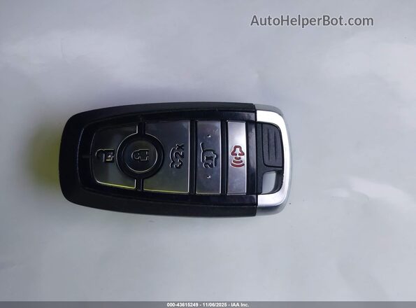3FMTK4SX0SMA03257 2025 FORD MUSTANG MACH-E Черный Вид панели приборов