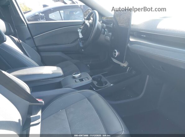 3FMTK4SX3RMA30835 2024 FORD MUSTANG MACH-E Белый Вид салона спереди