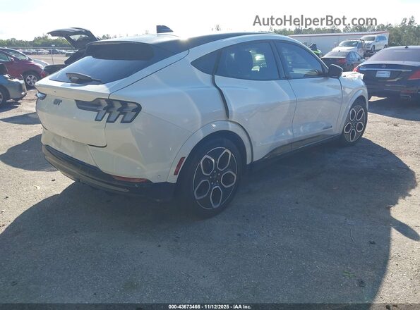 3FMTK4SX3RMA30835 2024 FORD MUSTANG MACH-E Белый Задняя правая четверть