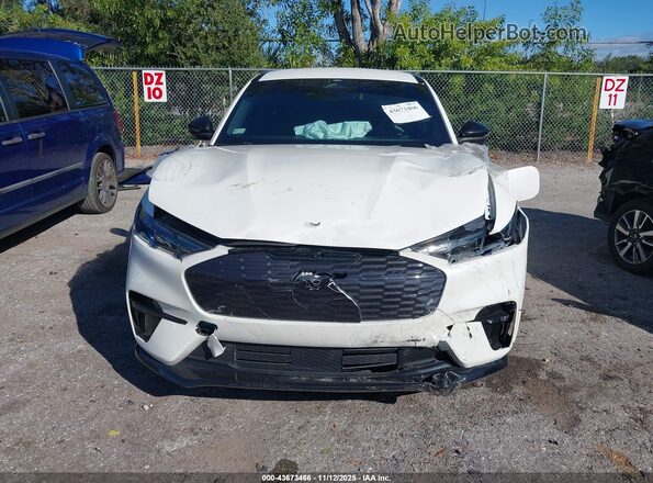3FMTK4SX3RMA30835 2024 FORD MUSTANG MACH-E Белый Вид щитка приборов