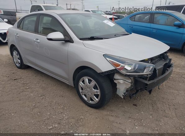 3KPA24AD2ME374629 2021 KIA RIO Silver Передня права чверть