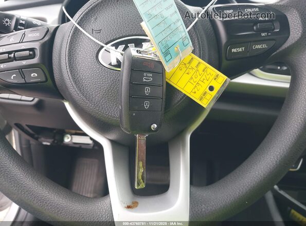 3KPA24AD2ME374629 2021 KIA RIO Silver Вид панелі приладів