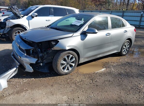 3KPA24AD4NE433570 2022 KIA RIO Серый Передняя левая четверть