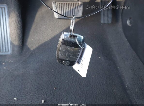 3KPA25AD4PE541194 2023 KIA RIO 5-DOOR Серебряный Вид панели приборов