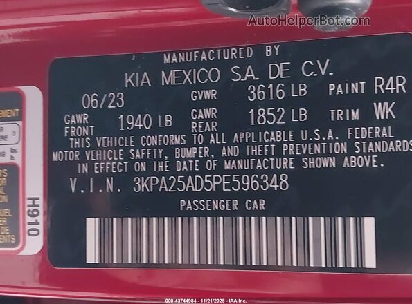 3KPA25AD5PE596348 2023 KIA RIO 5-DOOR Red Widok komory silnika