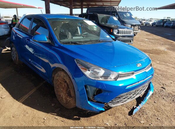 3KPA25AD8ME368002 2021 KIA RIO 5-DOOR Blue Передня права чверть