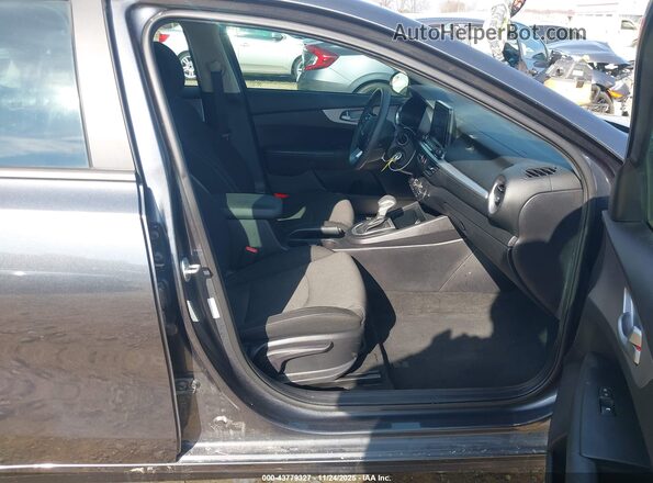 3KPF24AD0NE429716 2022 KIA FORTE Серый Вид салона спереди