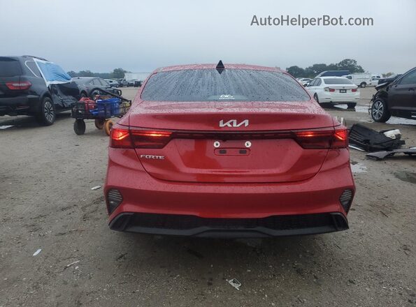 3KPF24AD0NE450761 2022 KIA FORTE Красный Вид сзади