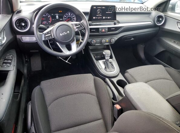 3KPF24AD2PE604910 2023 KIA FORTE Серый Вид панели приборов