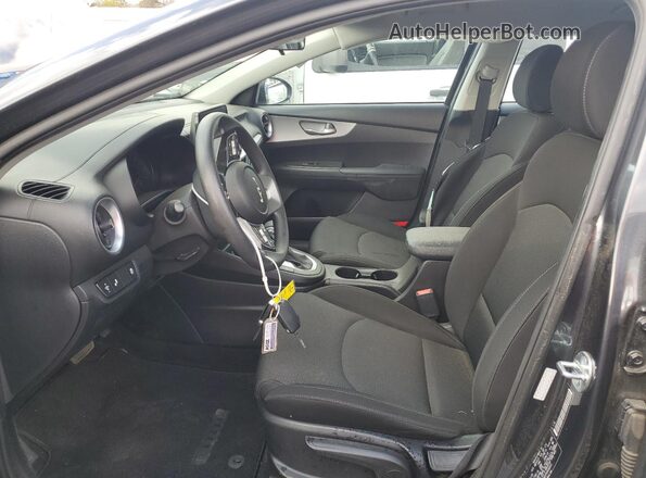 3KPF24AD2PE604910 2023 KIA FORTE Серый Вид салона спереди