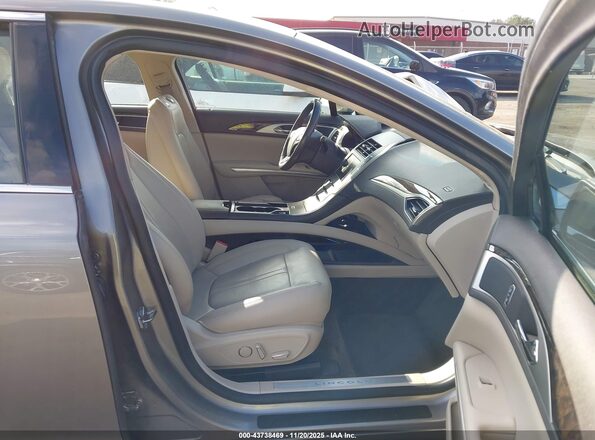 3LN6L2LU2GR630331 2016 LINCOLN MKZ HYBRID Pewter Widok wnętrza z przodu