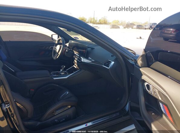 3MF13DM09R8E82836 2024 BMW M2 Черный Вид салона спереди