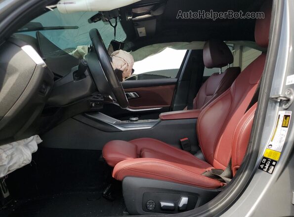 3MW49FF05P8D52635 2023 BMW M3 Серебряный Вид салона спереди