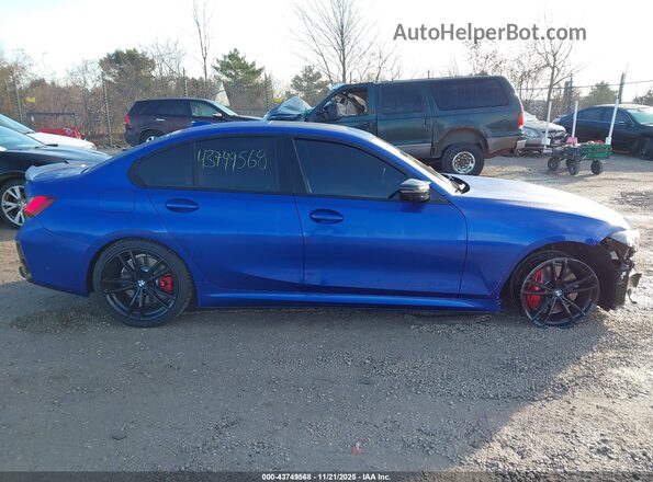3MW49FF07R8D94825 2024 BMW M3 Blue Вид задньої частини салону
