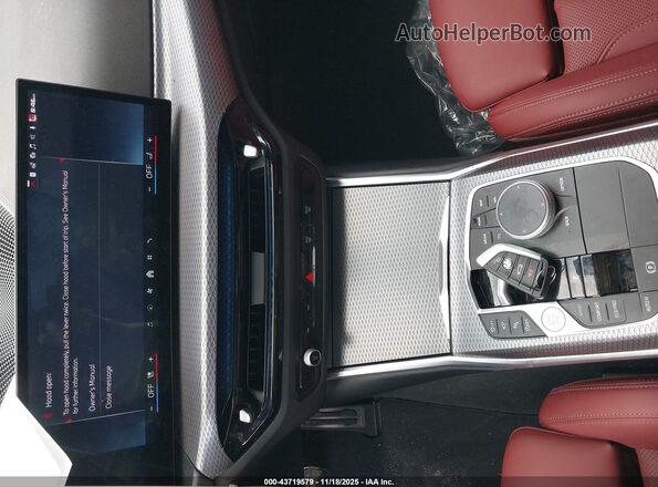 3MW59FT00S8F20599 2025 BMW M3 Black Вид панелі приладів