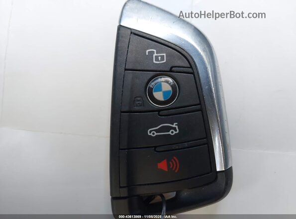3MW5R7J03M8B58232 2021 BMW OTHER Белый Вид панели приборов