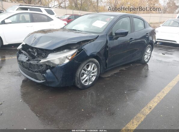 3MYDLBYV2JY318800 2018 TOYOTA YARIS IA Черный Передняя левая четверть
