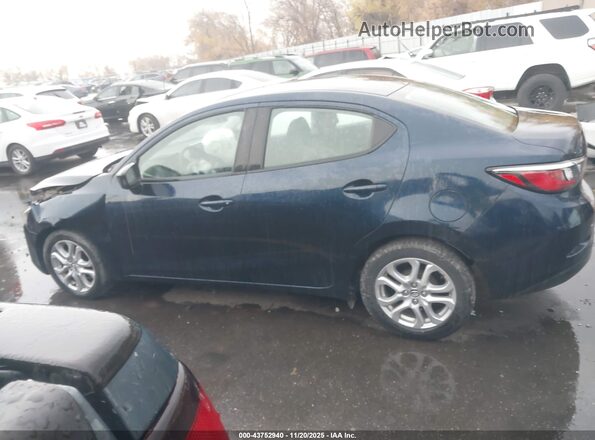 3MYDLBYV2JY318800 2018 TOYOTA YARIS IA Черный Панорамный вид салона 360°